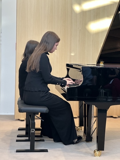 25_2026_04_23_Hudobne mosty (Koncert ZUSiek).JPG