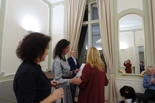 81_2025_12_02_DMR_hra na klaviri.JPG